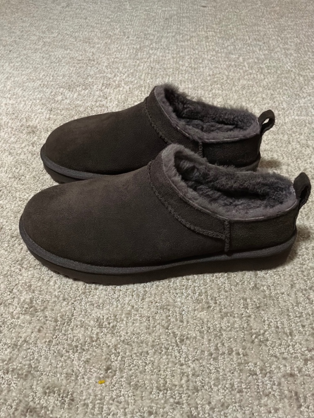 NWOT UGG Classic Comfort Slipper Shoes Round Toe Women's Dark Brown Size EU 41